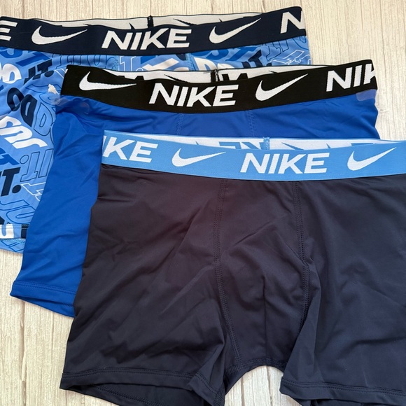 New Boy's NIKE Set Of 3 Boxer Brief Size XL - Picture 1 of 2